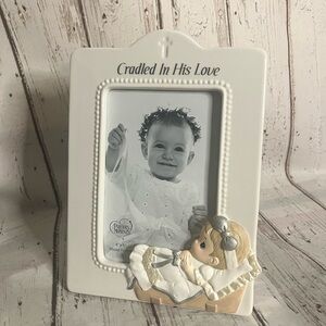 Precious Moments Baby in Cradle Baptism Photo Frame Girl Cradled In His Love